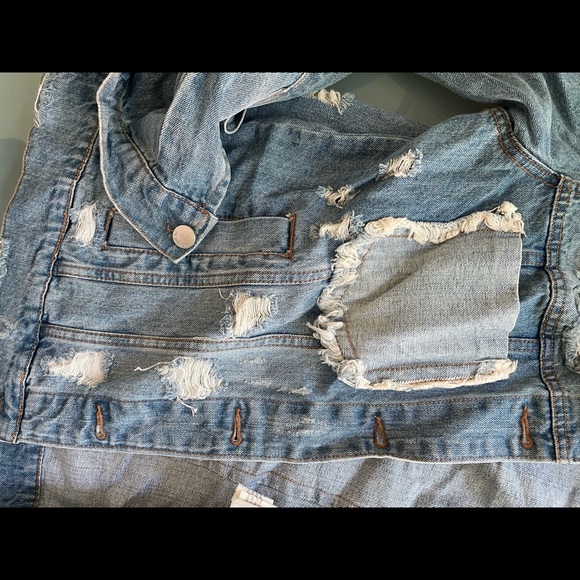 Distressed vintage denim jacket size S - Picture 6 of 8